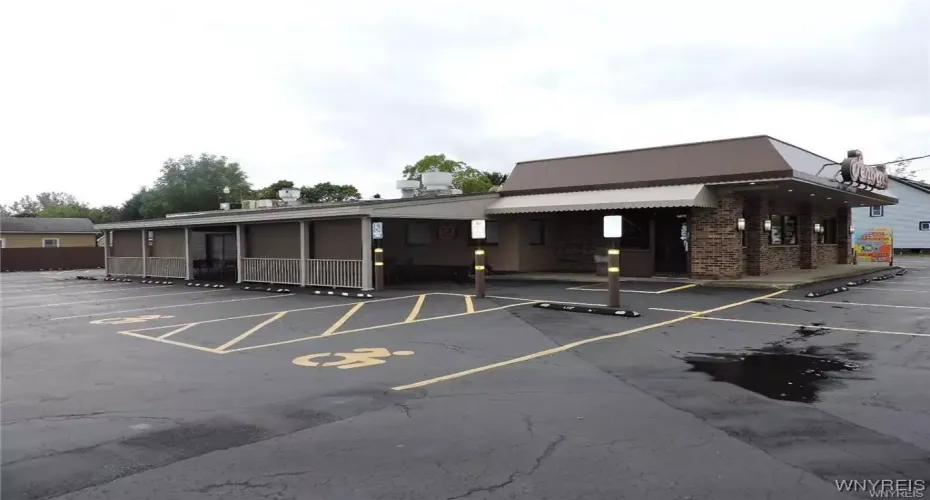 5055 Broadway St, Lancaster, New York, 14086, 0 , 0 ,2 BathroomsBathrooms,Restaurant,For Sale,Broadway,0,1038