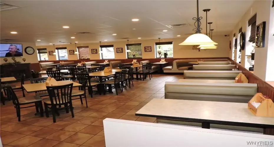 5055 Broadway St, Lancaster, New York, 14086, 0 , 0 ,2 BathroomsBathrooms,Restaurant,For Sale,Broadway,0,1038