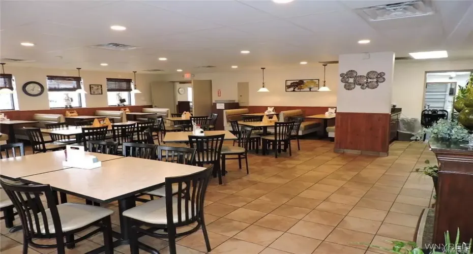 5055 Broadway St, Lancaster, New York, 14086, 0 , 0 ,2 BathroomsBathrooms,Restaurant,For Sale,Broadway,0,1038