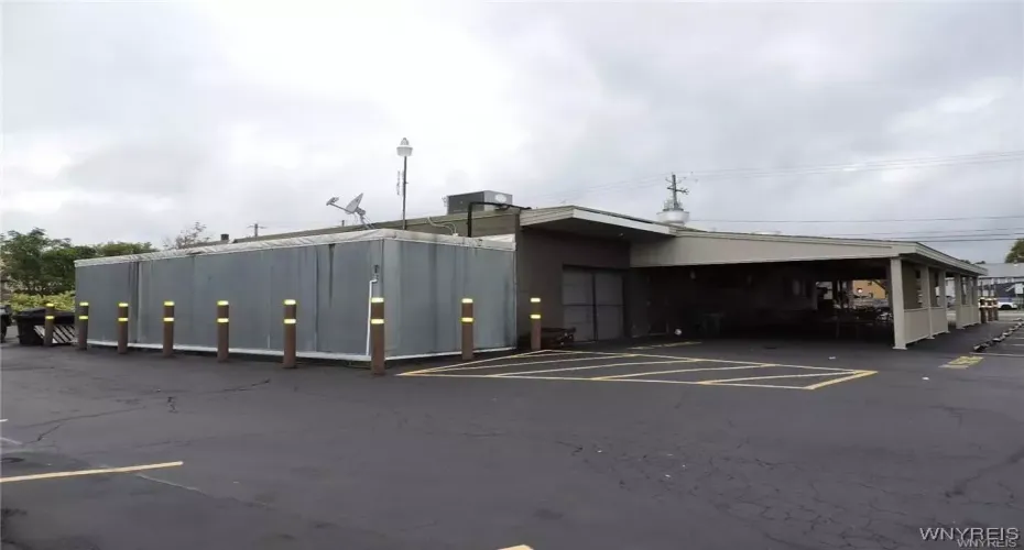 5055 Broadway St, Lancaster, New York, 14086, 0 , 0 ,2 BathroomsBathrooms,Restaurant,For Sale,Broadway,0,1038
