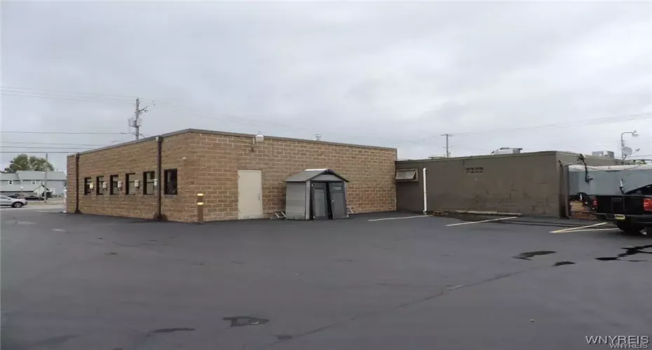 5055 Broadway St, Lancaster, New York, 14086, 0 , 0 ,2 BathroomsBathrooms,Restaurant,For Sale,Broadway,0,1038